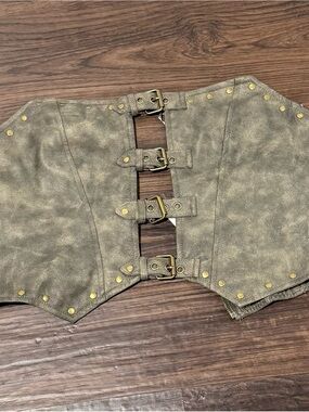 Windsor Olive Green Buckle Corset Crop Top